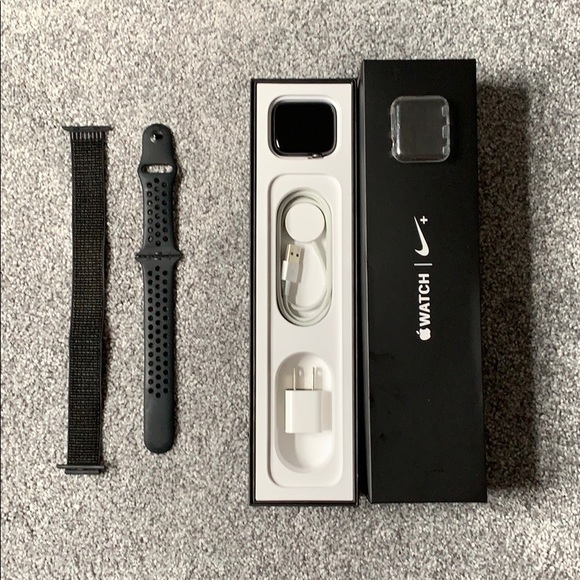 Apple Other - Nike Apple Watch 4 44mm GPS+Cellular